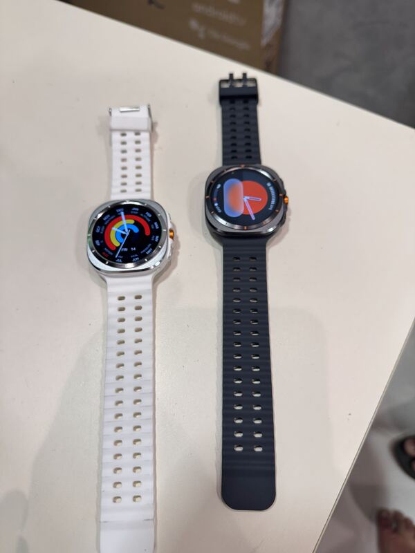 Smartwatch Cronografo Silver Pulseira Branca